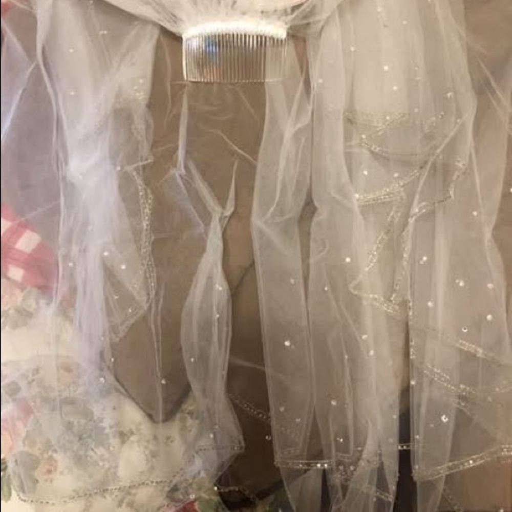 NWT !  wedding veil